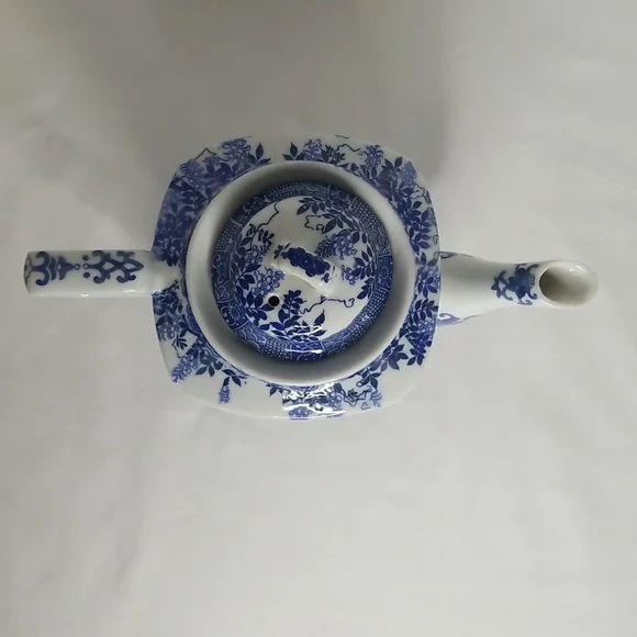 Vintage! Made in Japan Blue & White Tea Pot w/Fisherman Design - Picture 7 of 7